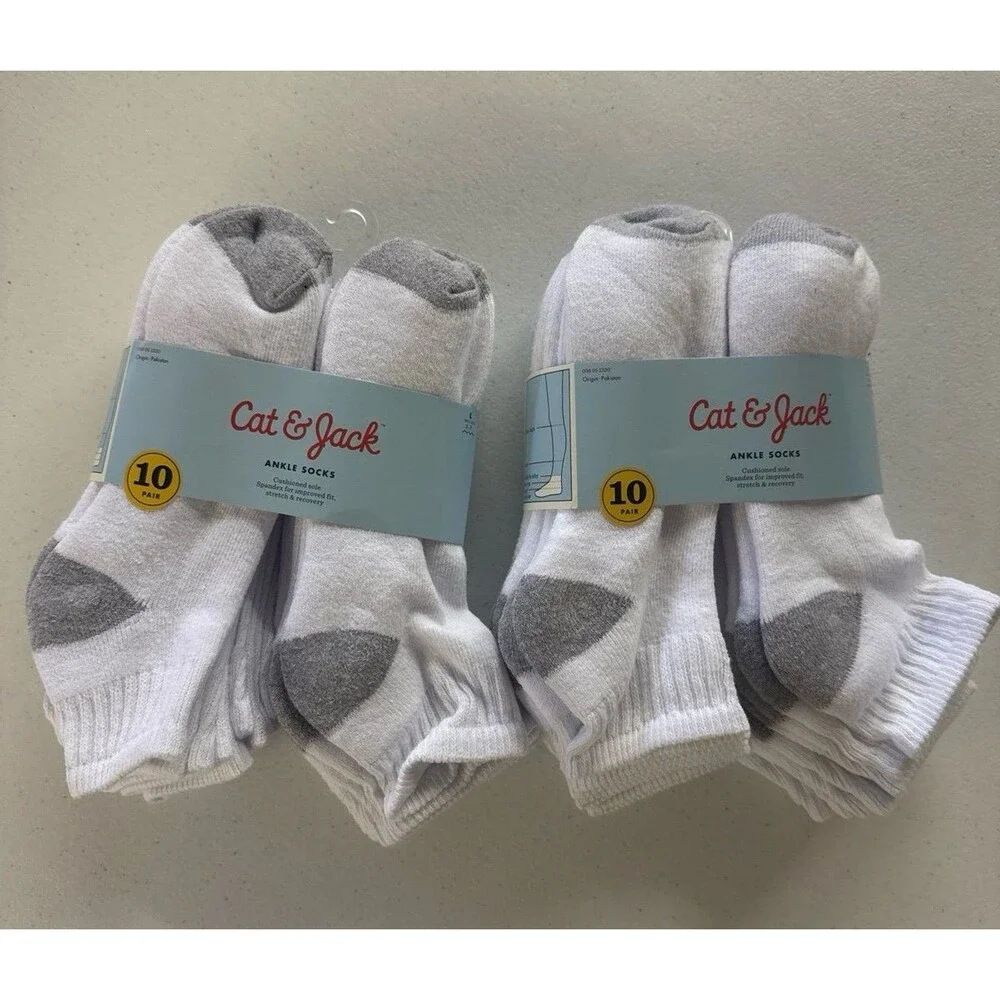 Kids white ankle Socks. 20 pairs. Cat & Jack cushioned sole sock. 3-7 shoe size